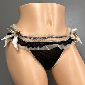 Ambrielle Coquette Ruffle Thong Size 7 Black Ivory Satin Bow Lingerie Panty